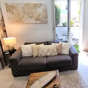 R.d.v. Duplex Center , Nice France