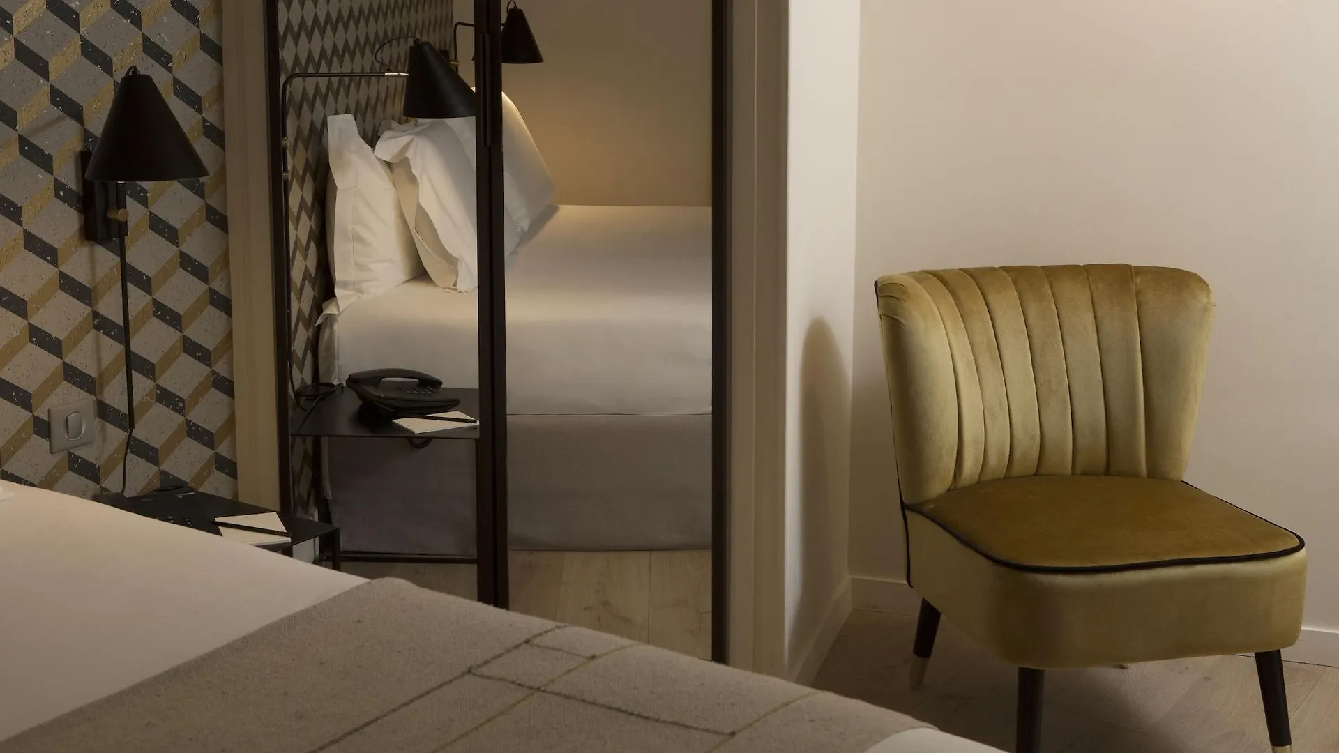 Hotel Monsieur Helder Paris