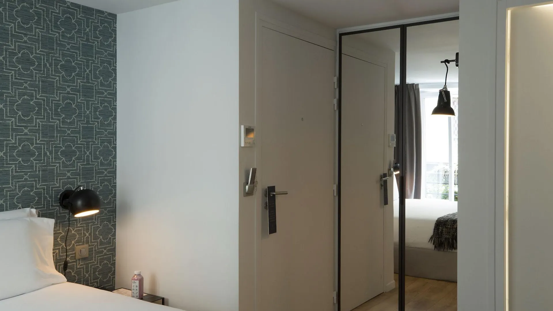 ***  Hotel Monsieur Helder Paris France