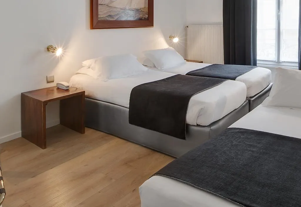 ***  Hotel Monsieur Helder Paris France